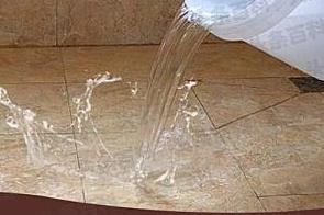 郧阳漏水维修 免砸砖防水材料该如何施工